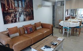 Maison rez de chaussée avec un espace jardin, bien située